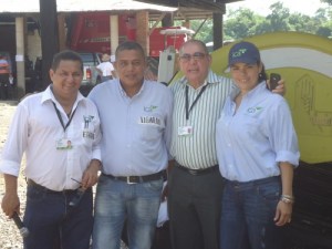 El gerente ICA Cesar, Rafael Murgas Arzuaga, el líder de inocuidad, Efraín Gnecco, Libardo Robles de la Seccional La Guajira y Liliana Acevedo de la seccional Guaviare