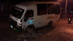 a buseta se le salio una llanta