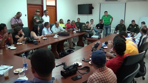 Planton de periodistas en el comando de policia&nbsp;cesar