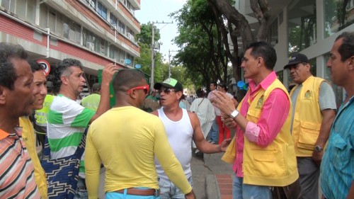 Vendedores ambulantes se quejan por controles en el Festival&nbsp;Vallenato