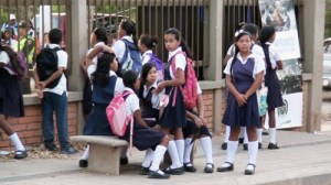 Colegios realizan ajuste al horario escolar, ahora son 60 minutos por clase0