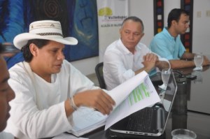 MESA TEMATICA CON LOS WIWAS