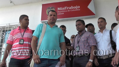 Escoltas de la Unidad Nacional de Protección U N P protestan exigiendo pagos&nbsp;pendientes