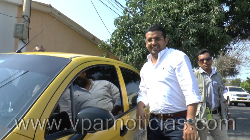 Alcalde de Valledupar asume el rol de  taxista y   entrega “victorias&nbsp;tempranas”