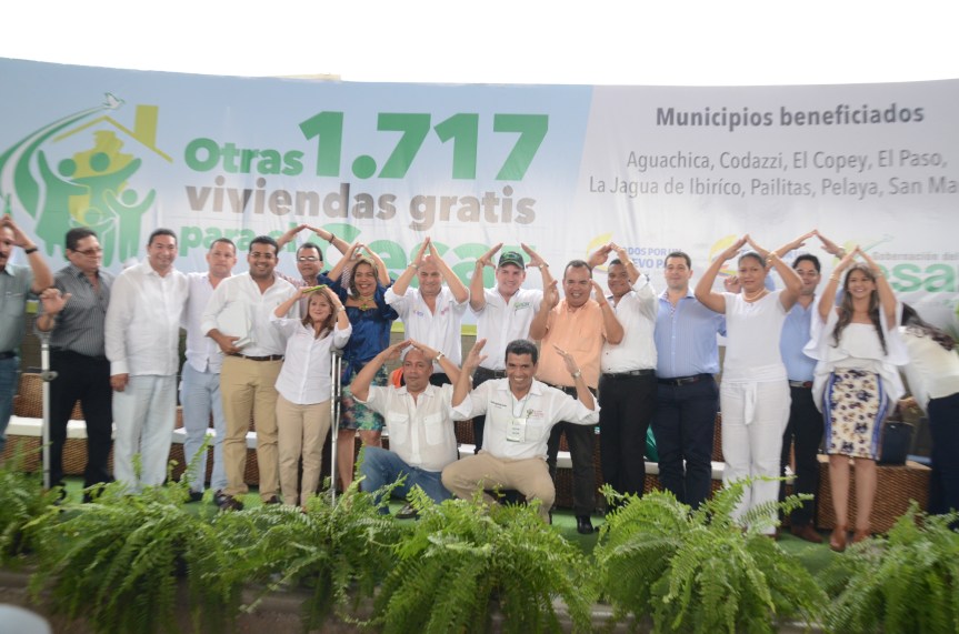 Gobernador y 8 alcaldes firmaron convenios por $87 mil millones para viviendas&nbsp;gratis