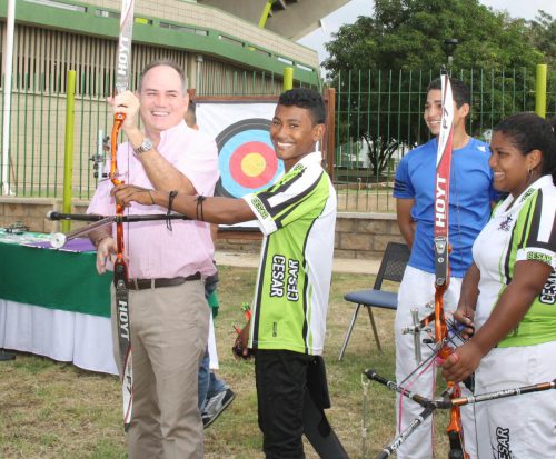 Gobernador Ovalle entregó implementación deportiva a la Liga de Tiro con Arco del Cesar avaluada en $12&nbsp;millones