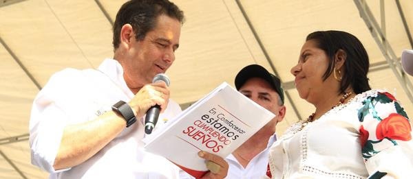 Vicepresidente Vargas Lleras entregó viviendas en el&nbsp;Cesar