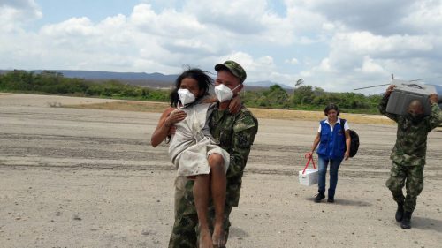 Secretaría de Salud Departamental llevó ayudas a Koguis y trasladó a familia&nbsp;enferma