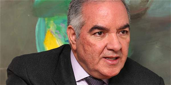 «Fuerzas Militares y Policía deben ocupar antiguos territorios de las FARC»: Contralor Maya&nbsp;Villazón