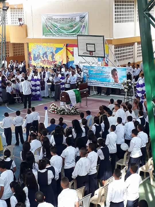 Conmovedor adiós a Fernando&nbsp;José