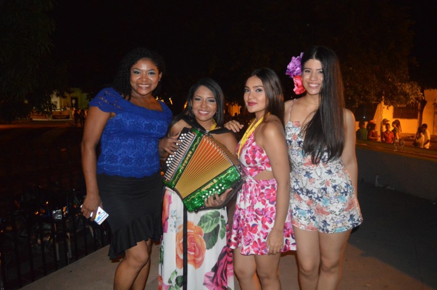 thumbnail_Tatiana Diaz (Cantante) Wendy Corzo (Acordeón Mayor) Sheila Tarazona (Compositora) y Mila Martínez (La Milagrosa - agrupación)