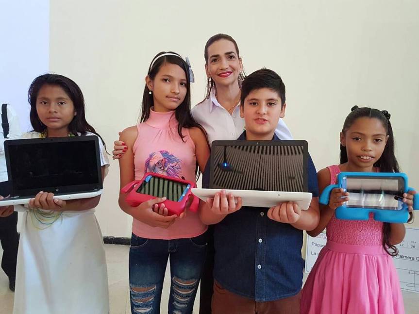 Fueron premiados los ganadores de concurso de Cuento Corto, Poesía y Cuento Infantil&nbsp;en