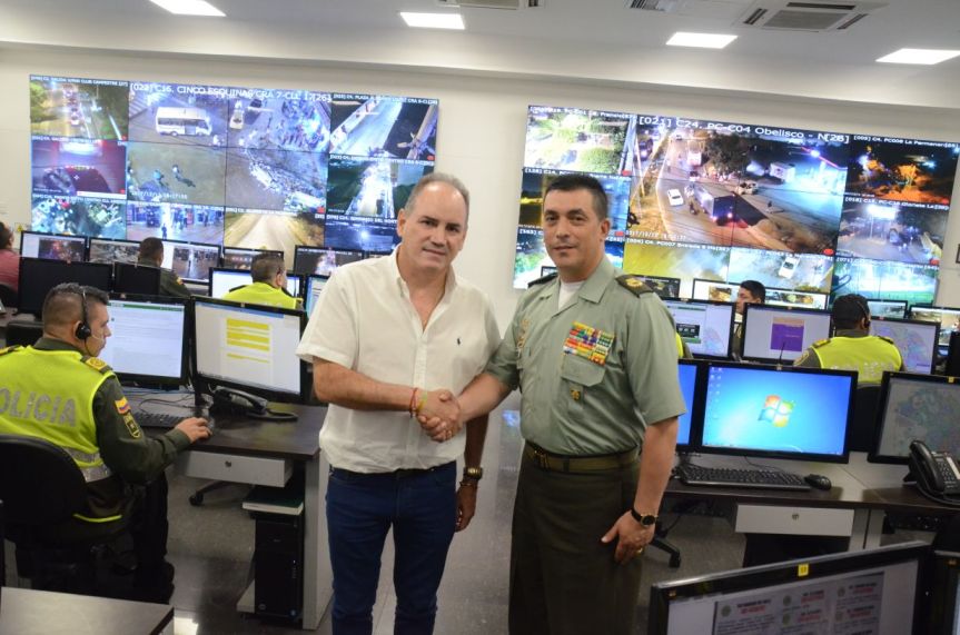 Gobierno de Franco Ovalle entregó equipos de comunicación a la&nbsp;Policía