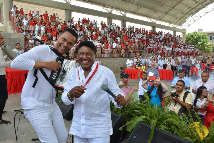 Silvio Brito, homenajeado en Festival Intercolegial de&nbsp;Comfacesar