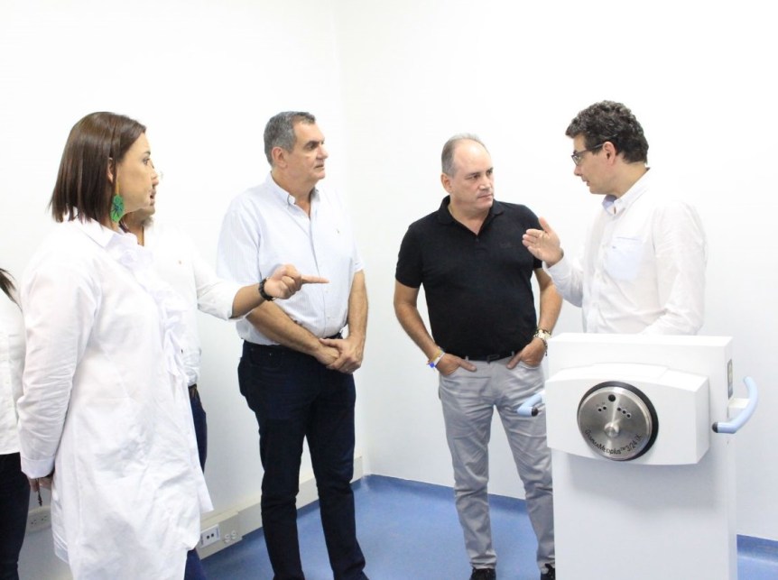 VISITA MINISTRO DE SALUD A LA UNIDAD ONCOLÓGICA