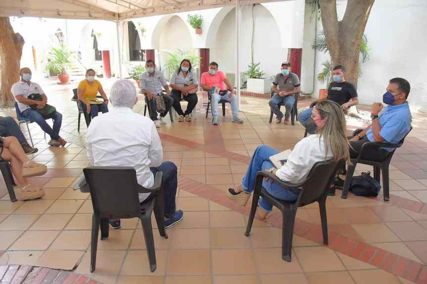 Alcaldía, Concejo y Cámara de Comercio se articulan con vendedores del balneario Hurtado para lograr una reactivación económica en&nbsp;orden