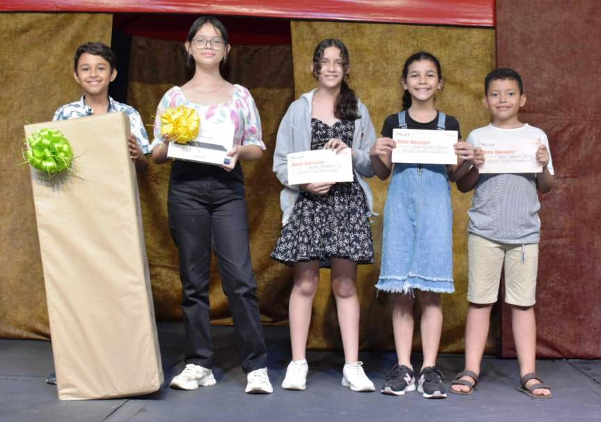 Premiados los ganadores del concurso «Los niños pintan el Festival&nbsp;Vallenato»