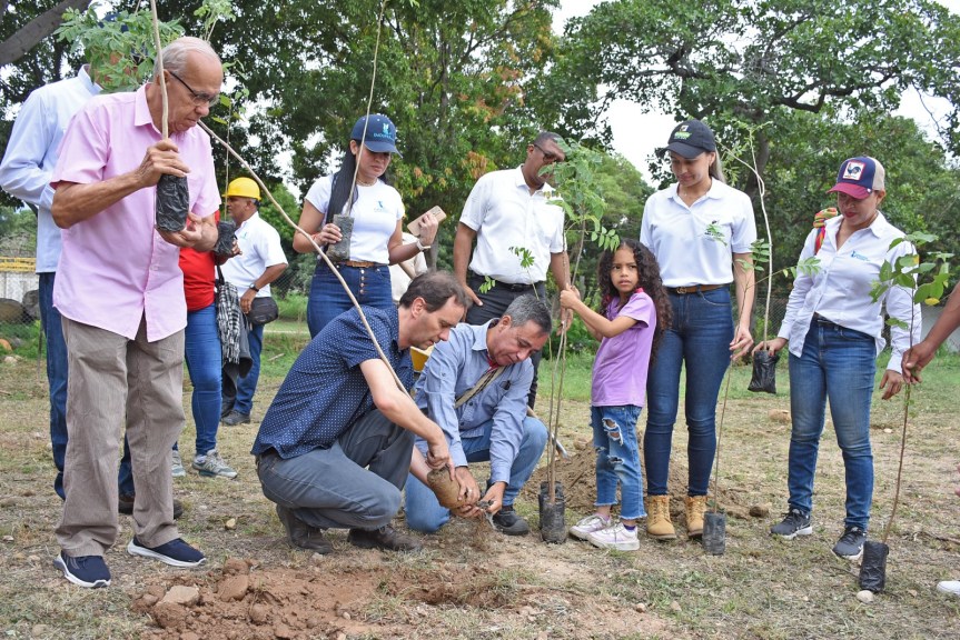 Emdupar hizo gran jornada de siembra para proteger el río&nbsp;Guatapurí